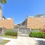 Ótima e ampla casa no Condomínio Ten Houses, no bairro Chácara da Pedras, com 143m² privativos, de 3 pavimentos, com 3 dormitórios e 2 vagas. Possui living amplo para 2 ambientes com lareira, lavabo, 