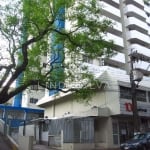 Apartamento no Ed. Las Brisas com suíte, 2 quartos, sacada - no Centro - excelente localização