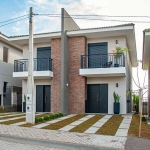 Casa nova sobrado pronta no Medeiros, condomínio Kaza Alamedas com 2 suítes, quintal, lavabo e 2 vagas de garagem.