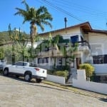 Casa com 6 quartos à venda no bairro Trindade em Florianópolis.