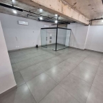 Sala comercial de alto padrão no Centro de Jacareí-SP: 2 salas, 1 banheiro, 1 vaga de garagem, 28m². Venha conferir!