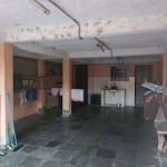 Imóvel de alto padrão na Vila Martinez: casa à venda em Jacareí-SP com 3 quartos, 2 salas, 1 banheiro e 2 vagas de garagem