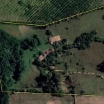 Sítio 13 Hectares, Rico em Água com Rio, Lago e Nascentes, Ótima Propriedade para Condomínio, Terra Muito Boa, Casas Sede e Caseiro, Ótima Localização