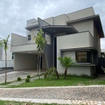 Casa Duplex 246,99m2, 3 Suítes Sendo 1 Com Closet e Banheira, Cozinha Americana Planejada, Quintal Com Piscina, Despensa, Varanda, Moveis Planejados