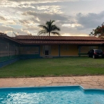 Chácara 1800m2, Casa Sede com 3 Dormitórios, 3 Banheiros, Dois Salões de Festas, Piscina, Área para Churrasco, Salão de Jogos, Casa Secundária