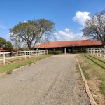 Fazenda à venda em Itapetininga-SP: 3 quartos, 1 suíte, 3 salas, 2 banheiros, 3 vagas de garagem, 150,00 m² de área.