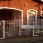 Casa de frente com 3 dormitórios para alugar, 150 m² por R$ 3.000/mês - Vila Nova Valinhos - Valinhos/SP