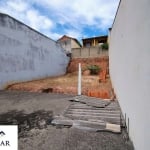 TERRENO DE 250M² EM ACLIVE EM RUA TRANQUILA COM A BASE DA GARAGEM CONSTRUIDA