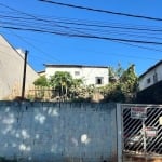 TERRENO TODO MURADO E FECHADO COM CONSTRUÇÃO RUDIMENTAR NO JARDIM COLONIAL