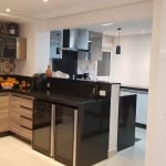 Excelente Apto com 162m2, 04 Dormitórios, sendo 03 Suítes, Ampla Sala Living, Móveis Planejados, em Conceito Aberto, Varanda Gourmet Integrada à Cozinha, Home-Office, 03 Vagas de garagem.