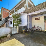 Casa com quintal em Jardim Primavera