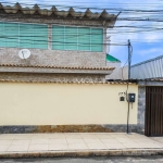 Duas casas com quintal em Saracuruna