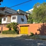 Casa ampla com quintal em Jardim Primavera