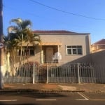 Casa com dois terrenos, com ótima localização em Americana/SP