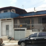 CASA COM BOA LOCALIZAÇÃO NO BAIRRO INDUSTRIAL