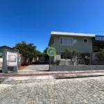 Linda casa à venda na Fazenda Santo Antônio, São José.