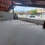 Casa com 02 dormitórios á 500 metros da praia!!!