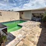 Casa com 03 dormitórios no Caiçara com piscina!!!!