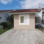 Casa térrea, tres dormitórios, suíte, duas vagas, condomínio fechado, piscina