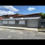 Vende excelente casa com ótima localização