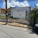 Aluga casa a 100 metros da 13 de maio