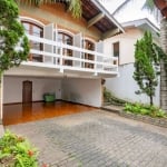 Elegante sobrado para venda com 3 quartos, sendo 2 suítes, 303m²