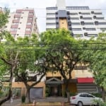 Conjunto comercial com 4 salas de aproximadamente 47m² cada,  com banheiro, recepção montada, bem iluminada, com piso e copa. Situada em uma excelente localização no Menino Deus, próximo a todas conve