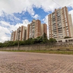 Amplo terreno com cerca de 5.900m², fazendo frente à Rua Joaquim Porto Villanova. Próximo à Av. Ipiranga e comércio local.