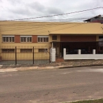 Excelente Sobrado no bairro Nonoai com 146m2, REFORMADO, com 04 dormitórios, 02 salas amplas, 02 banheiros,  todo gradeado,  pátio coberto com churrasqueira, pátio descoberto. vaga para 03 carros. Na 