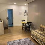 Ótimo apartamento semi mobiliado e reformado, atualmente transformado em 02 no bairro Auxiliadora! O primeiro apartamento conta com amplo living para 02 ambientes, 01 dormitório, banheiro social e coz