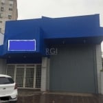 Pavilhão /depósito em espetacular localização, na Avenida Cavalhada, ponto comercial, em frente a concessonária Ford, com 550m de área construída em terreno 880m, com duas frentes , para a Avenida cav