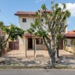 Excelente sobrado   3 dormitórios, sendo uma suite pátio com piscina e churrasqueira&lt;BR&gt;&lt;BR&gt;casa  com tres dormitórios sendo uma suite, living dois ambientes, cozinha montada, banheiro, pa