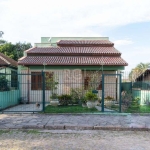 Oportunidade imperdível! Esta encantadora casa à venda na Rua Mario de Andrade, localizada no coração de Ipanema, oferece um espaço privativo amplo de 203,73 m², perfeito para sua família. Com um tota