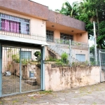 Casa excelente com uma área privativa de 423,16 m² com 4 dormitório sendo uma com suíte , 5 banheiros e 1 lavado,  móvel: Sem Mobília. Salão de Festas 45m².Biblioteca&lt;BR&gt;Bosque com árvores frutí