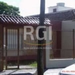 NA RUA ANGELO BARCELOS &lt;BR&gt;OTIMA CASA TÉRREA, com 180m²,  com 3 dormitórios, apartamento completo nos fundos, churrasqueira e garagem para 3 carros coberta, em terreno 9,90 x 39,60m.&lt;BR&gt;&l