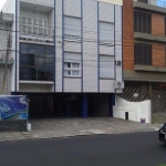 Apartamento 2 dormitórios com 72m² privativos próximo da praça da Encol. Living com 2 ambientes bem definidos, cozinha com área de serviço independente. Ensolarado, semi mobiliado e água quente. 1 vag