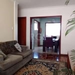 Apartamento 4 dormitórios, living 2 ambientes, área serviço, dependência  de empregada aberta  ampliando o living,  cozinha, hall de entrada, banheiro social e auxiliar.  3 lances de escada, ótima dis