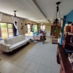 Terreno com Duas Residências no Bairro Rio Branco!&lt;BR&gt;Deslumbrante terreno de 363m², localizado no bairro Rio Branco, em Porto Alegre. Com duas residências em alvenaria, essa propriedade é perfe