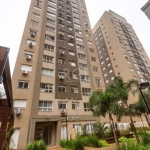 Vende apartamento no condomínio New Life, com garagem coberta, nunca habitado, super arejado, 03 dormitórios, living para dois ambientes, banheiro social, cozinha com churrasqueira e área de serviço. 