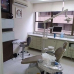 Sala no moinhos de vento: excelente sala comercial montada como clinica  de odontologia, totalmente mobiliada, móveis sob medida, tubulações, instalações de hidráulica e elétrica novas.&lt;BR&gt; Loca