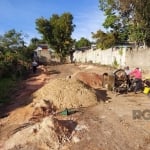 Excelente terreno medindo 9,60 X 60,30, com linda vista, todo murado, com projeto aprovado para residência com 400m².  &lt;BR&gt;Não perca a chance de realizar seu projeto dos sonhos nesse local privi