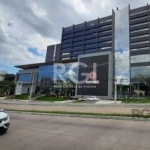 Sala comercial para locação no bairro Teresópolis, com aproximadamente 33,59m²  de área privativa, 01 banheiro. Portaria 24hs, elevadores, sala de reuniões, auditório, recepção e catracas. Localizado 