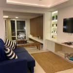 Descubra o refúgio perfeito no Cond. Páteo Marbella: uma casa deslumbrante à beira do lago, decorada com bom gosto e elegância. Com uma extensão lateral que amplifica a sensação de espaço, esta residê