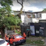 Casa para fins residencial ou comercial no bairro Rio Branco com 2 dormitórios, 3 banheiros, vaga de garagem, próximo ao colégio Leonardo da Vinci, em Porto Alegre.&lt;BR&gt;Casa com 2 dormitórios,  l