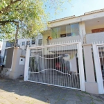 Casa com 3 dormitórios, suíte, 2 vagas de garagem, no bairro Chácara das Pedras, Porto Alegre/RS     &lt;BR&gt; &lt;BR&gt;Localizada em um bairro tranquilo e acessível, esta casa de 227,93m² três anda