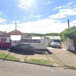 Ótimo imóvel à venda em Porto Alegre, localizado na Rua Pedro Boticario, no bairro Glória. Com área total de 396m², esta casa possui 2 dormitórios, 1 banheiro, 1 sala e 10 vagas de garagem. A infraest