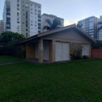 Terreno super bem localizado no bairro mais nobre de Capão da Canoa.&lt;BR&gt;terreno de esquina, 1 quadra do mar.&lt;BR&gt;Ótima oportunidade!!!