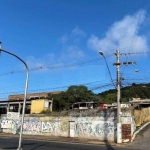 Terreno comercial de esquina com aproximadamente 1200m² de área, medindo 22 metros pela av. Juca Batista e 51 metros pelo beco do Adelar.