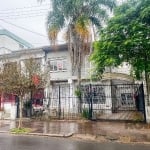 CASA COM FINALIADE MIXTA, RESIDENCIAL OU COMERCIAL, ZONA NOBRE, FUNDOS ZAFFARI G VARGAS, DOIS PAVIMENTOS,  IDEAL PARA CLÍNICA FACE PROXIMIDADES HOSPITAL MÃE DE DEUS. ENTRE AVENIDA GANZO E BASTIAN, A U