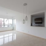 Excelente apartamento com 3 dormitórios, sendo uma suíte. Você pode contar também com um amplo living que integra a sala de estar à sala de jantar, sacada, cozinha americana com armários e churrasquei